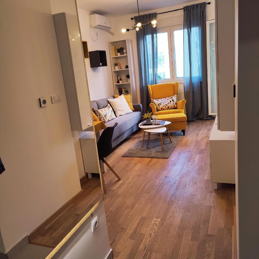 Center Firefly Gardens Apartment Novi Sad Exterior photo