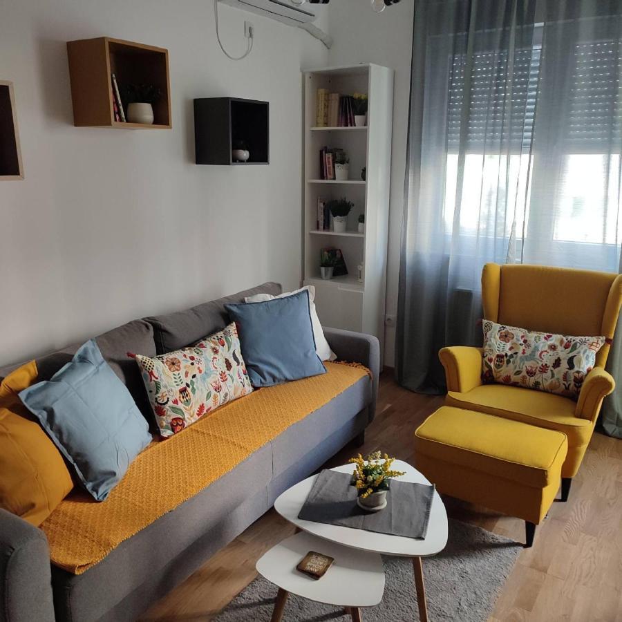 Center Firefly Gardens Apartment Novi Sad Exterior photo